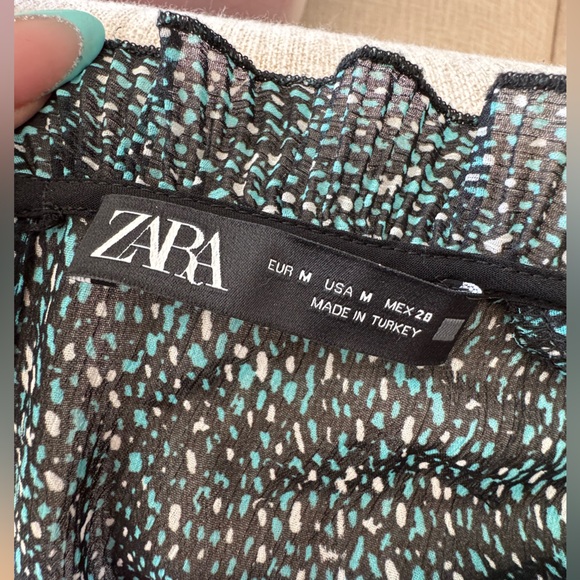 Zara Black and Green Patterned Blouse - Picture 9 of 9